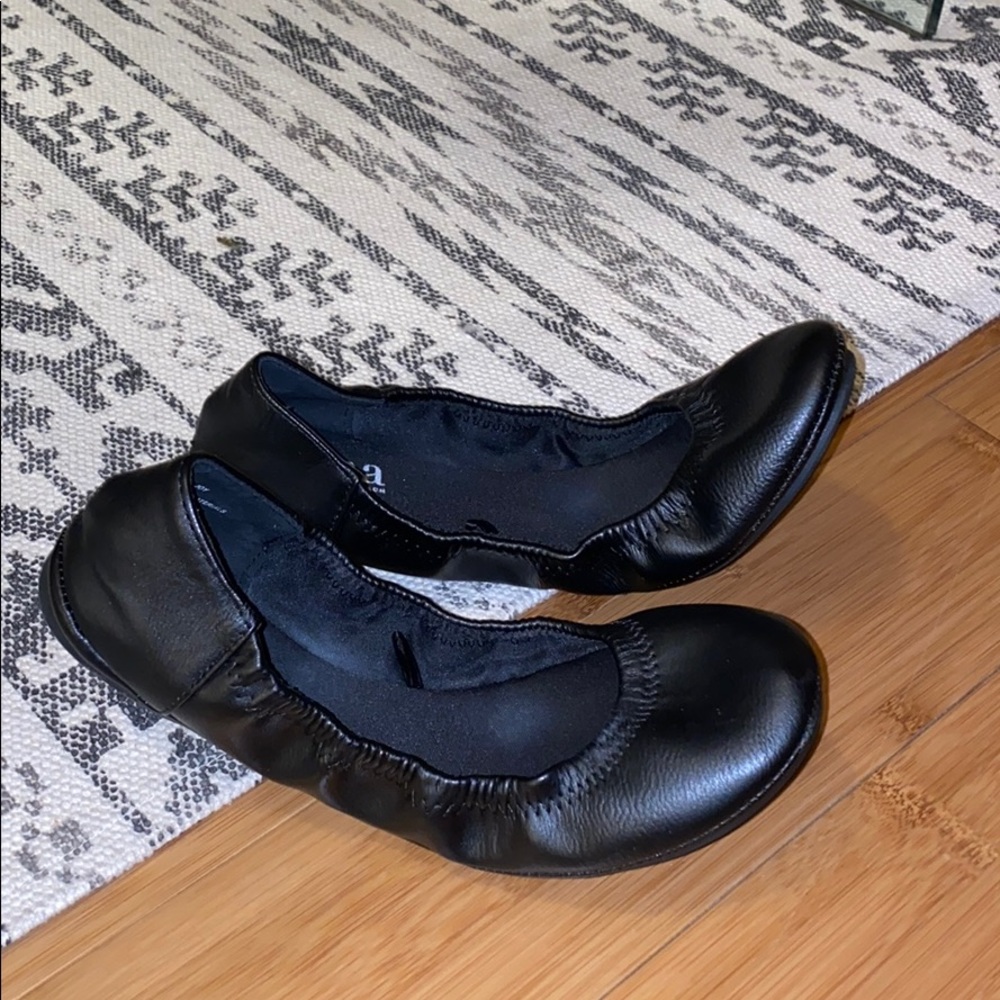 Black Ana Flats